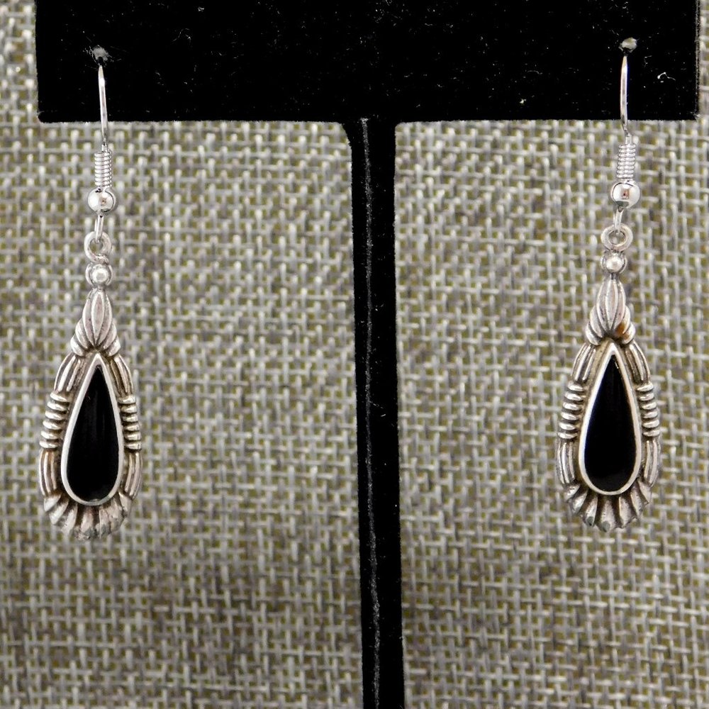 SOLD--Vintage Southwestern Earrings 925 Sterling Silver Black Onyx Natural Stone